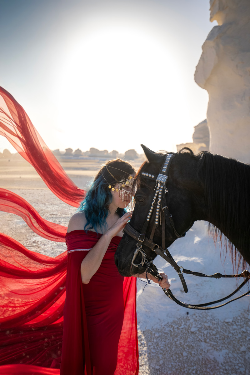  Enjoy Egypt's White Desert on horseback